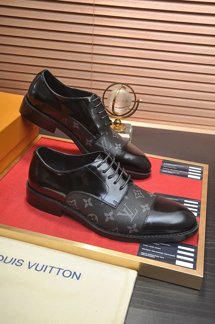 Men's men's shoes 💰520💶 [LV] (original single cowhide lining) 🍀LV's latest genuine leather business suit shoes are launched simultaneously on the official website. The first-layer cowhide imported from Italy is made of heavy gold, 💥official website 1:1 rubber outsole. Versatile to wear, high-end without losing class, and the color combination is extraordinary. This four-season style is alluring when worn on your feet, showing off your big-name flair. Standard code 38-45 (45 customized)